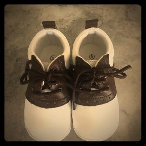 Toddler boys saddle shoes